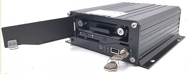 Мобильный видеорегистратор MDVR-1080p v.2.0 (4-канальный AHD+1IP) Мобильный видеорегистратор MDVR-1080p v.2.0 (4-канальный AHD+1IP)